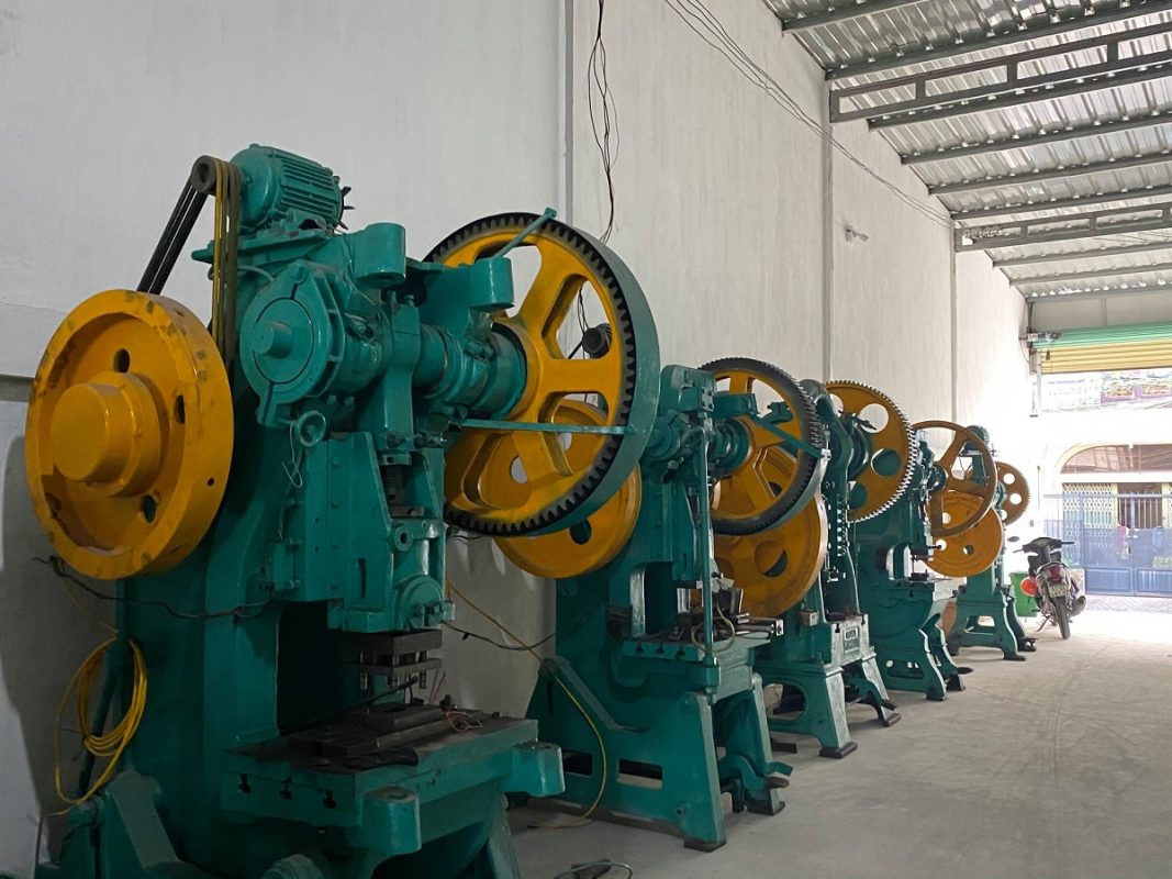 Gia công mặt bích thép - sản xuất